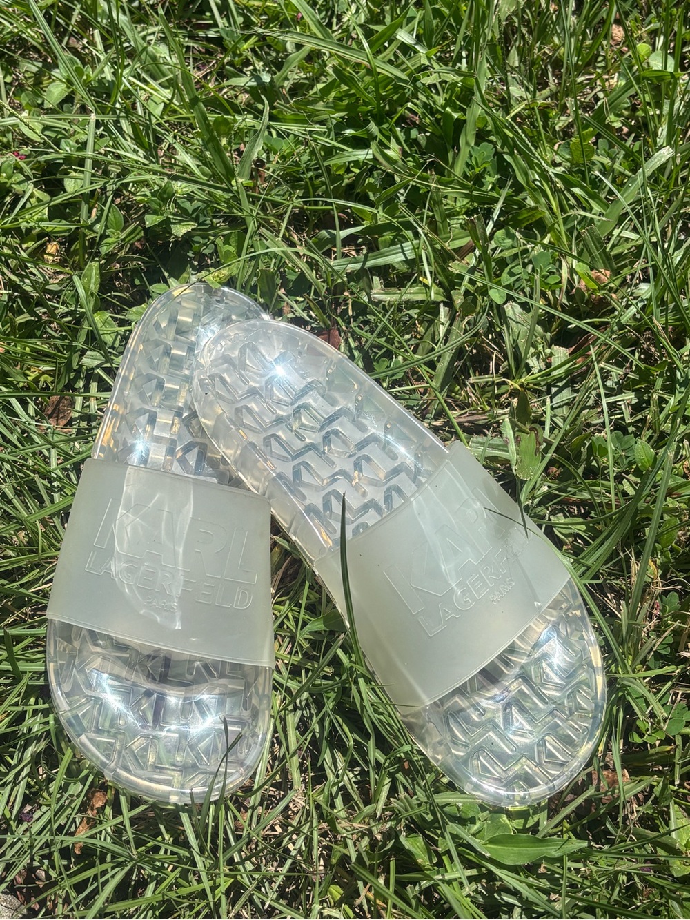 Karl Lagerfeld Tayla Size 9 Jelly Slides